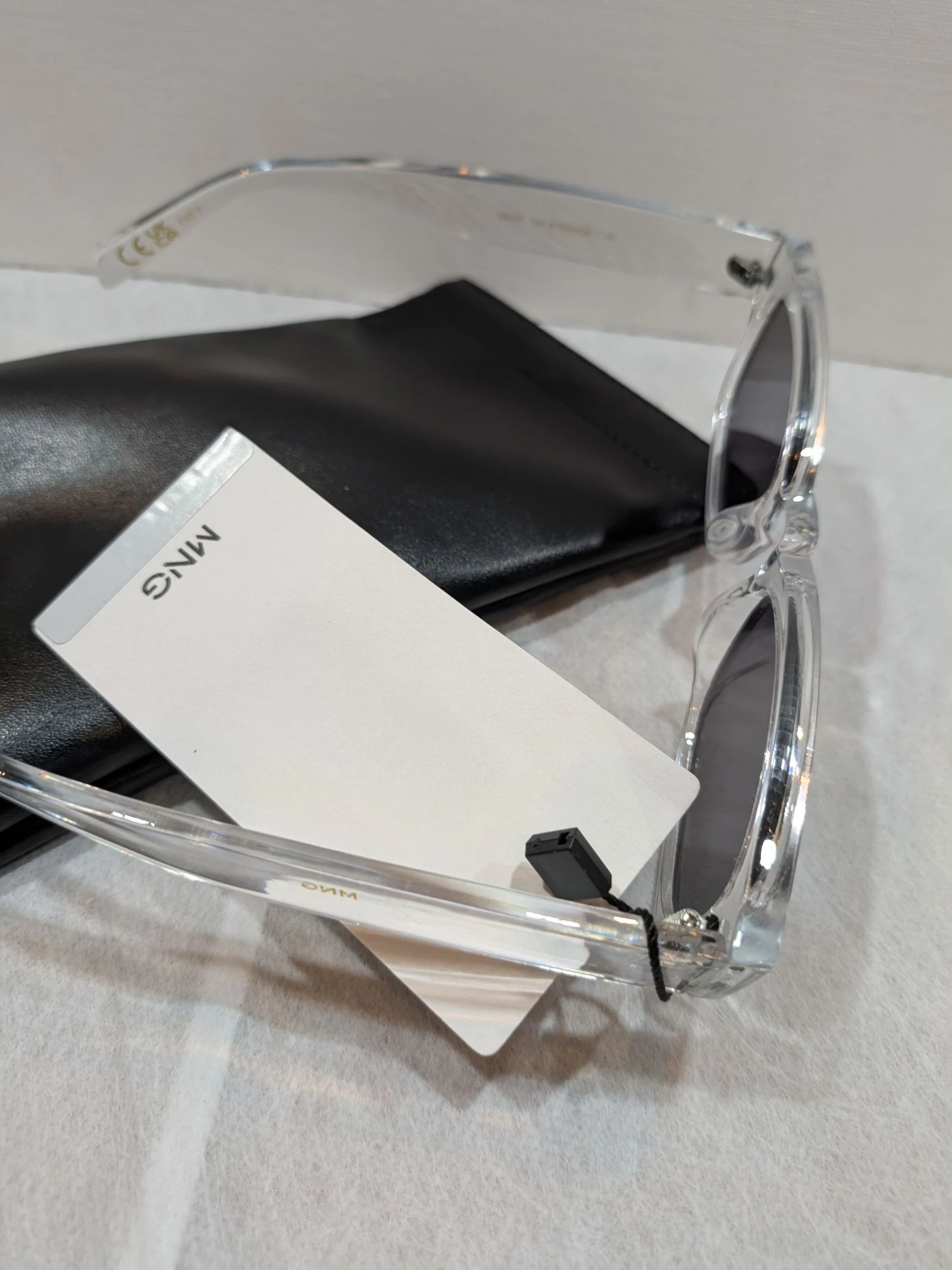 Gafas de Sol Rectangulares MNG (Mango) – Montura Transparente y Estilo Retro – photo 3